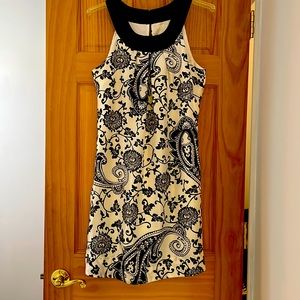 WHBM size 8, black and white printed dress